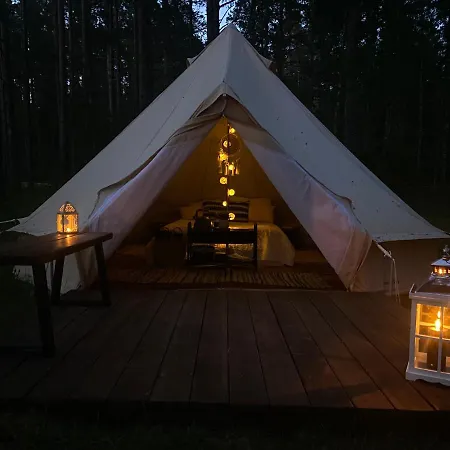 Juhandra Glamping Hotel Lemmaku